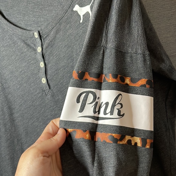 Victoria secret PINK 3/4 sleeve . Good condition. Smoke free home - Picture 2 of 4